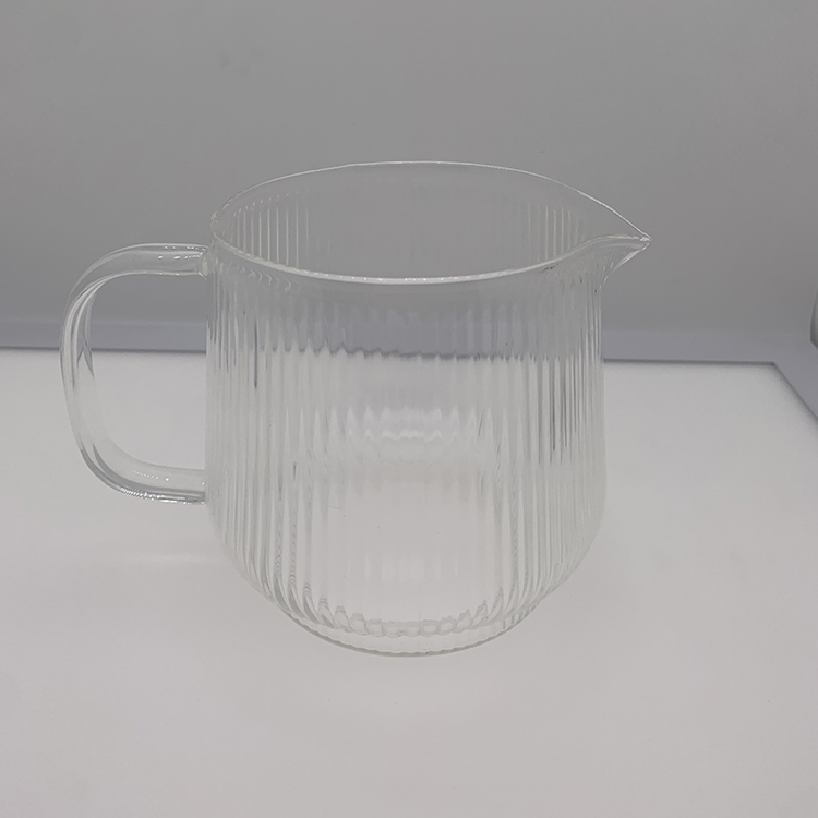 玻璃杯