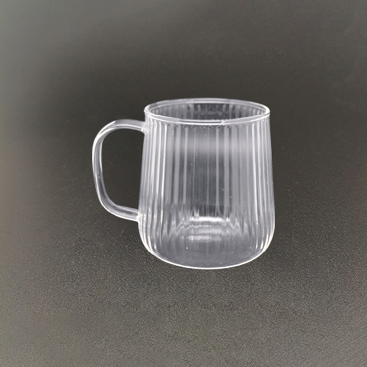 玻璃杯
